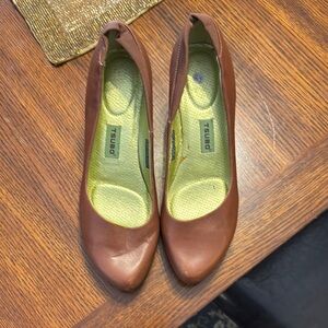 Tsud Brown Leather Flats